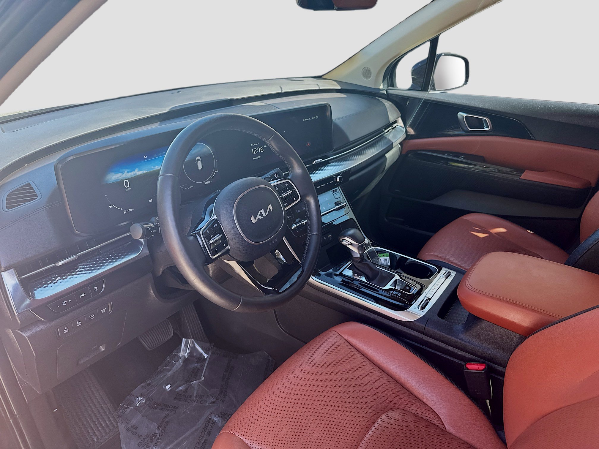 Used 2024 Kia Carnival SX Prestige image 9