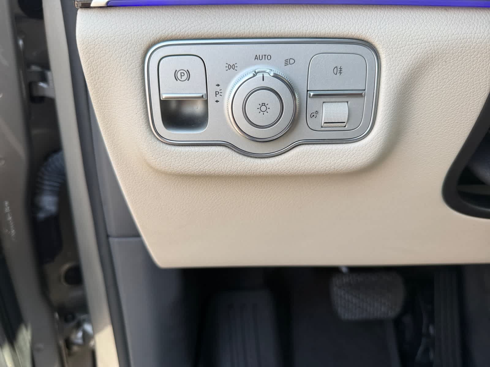 Certified 2020 Mercedes-Benz GLE 350 w/ Premium Package image 26