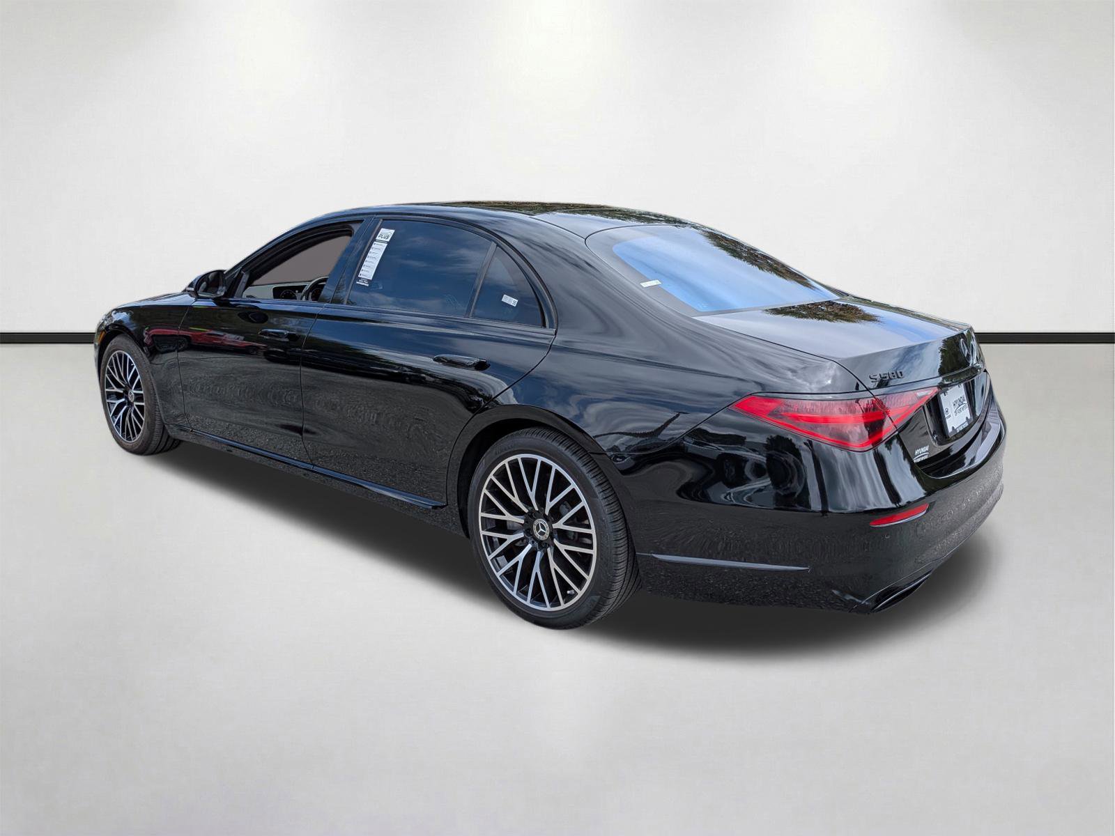 Used 2023 Mercedes-Benz S 580 4MATIC Sedan image 6