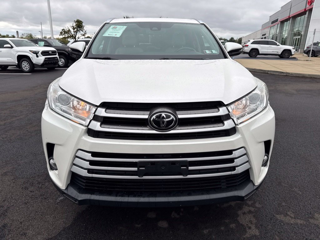 Certified 2019 Toyota Highlander XLE w/ Carpet Mat Package (TMS) AWD/4WD image 2