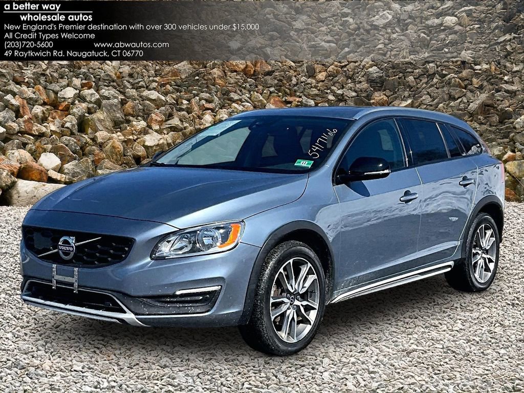 Used 2018 Volvo V60 T5 Cross Country w/ Convenience Package image 1