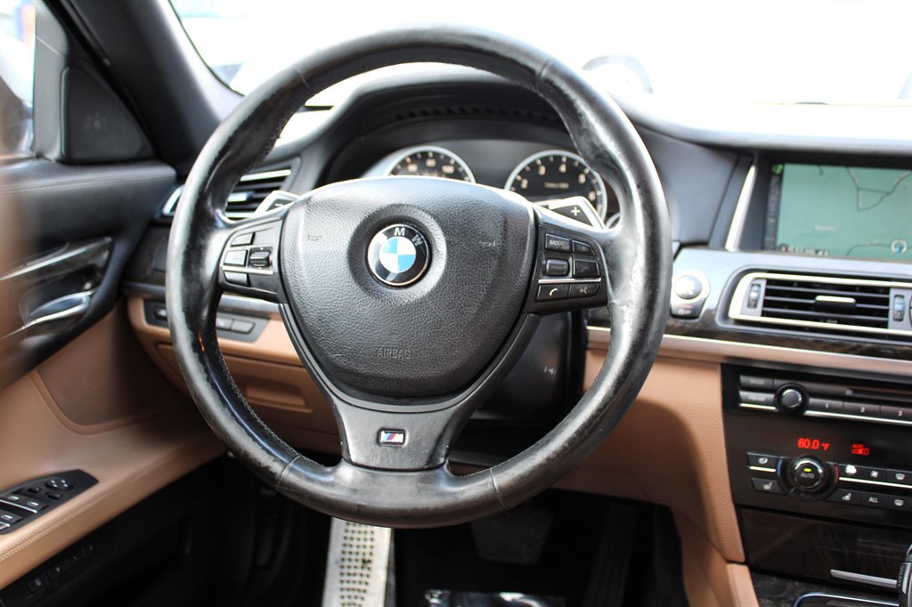 Used 2013 BMW 750Li RWD image 13