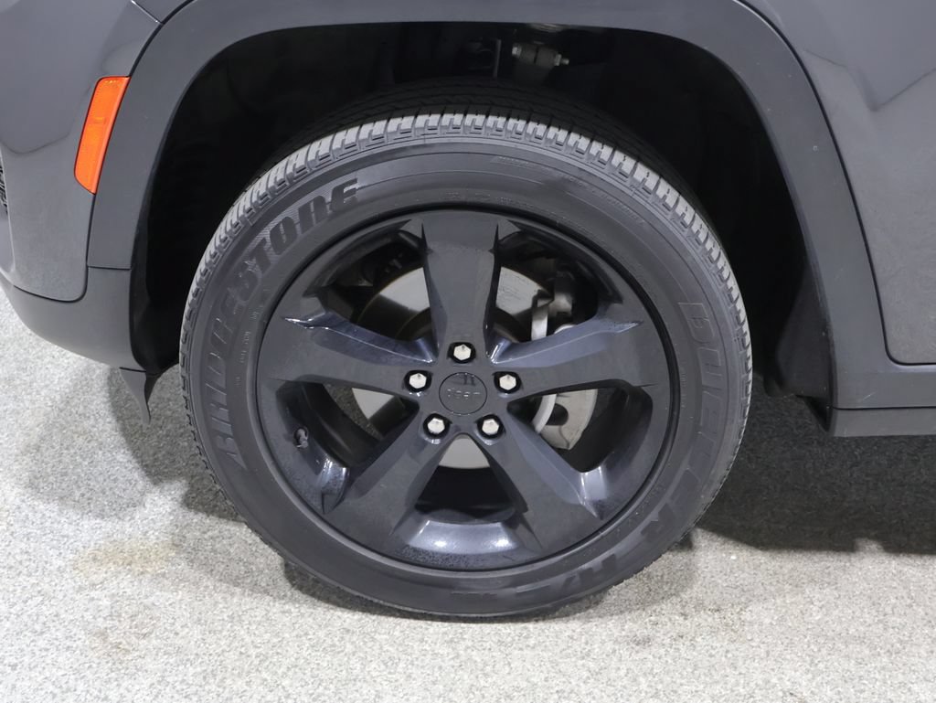 Certified 2023 Jeep Grand Cherokee Altitude AWD/4WD image 9