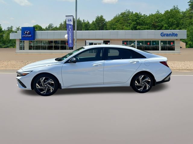 Used 2025 Hyundai Elantra SEL FWD image 9