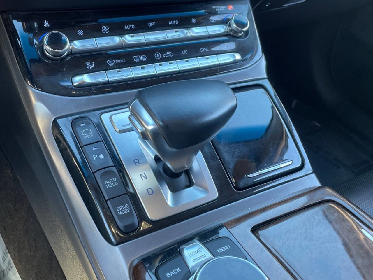 Used 2017 Genesis G90 3.3T Premium image 27