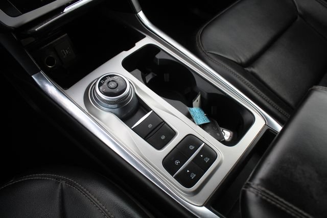 Used 2020 Ford Explorer XLT w/ Equipment Group 202A RWD image 32