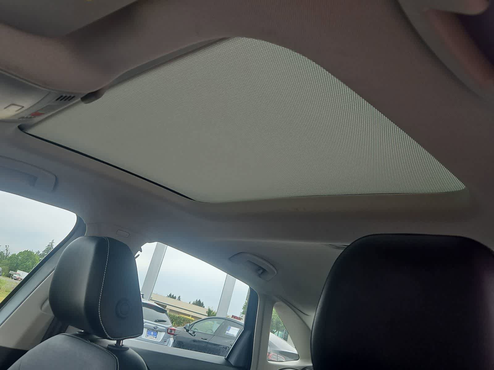 Certified 2025 Volkswagen Jetta SE FWD image 19