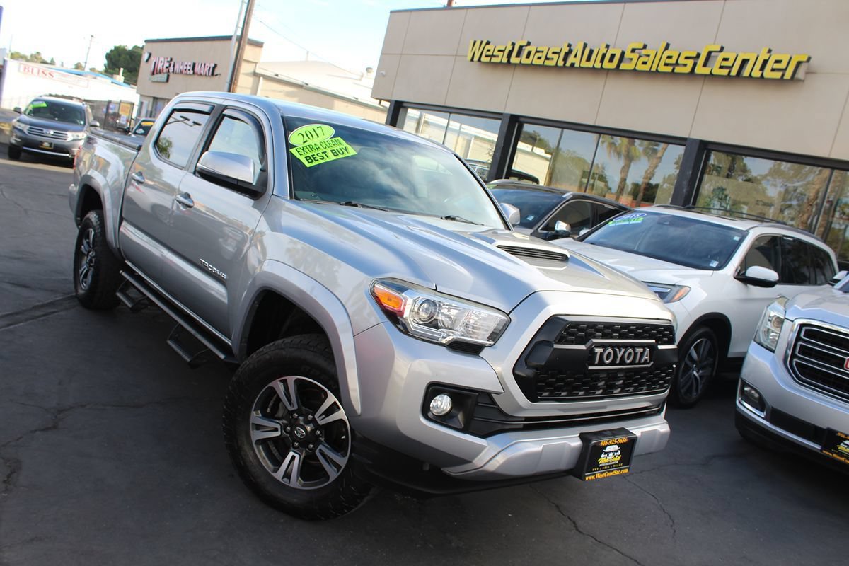 Used 2017 Toyota Tacoma TRD Sport w/ Tow Package RWD image 32