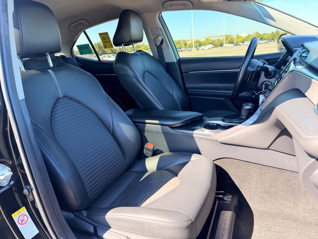 Used 2018 Toyota Camry SE FWD image 11
