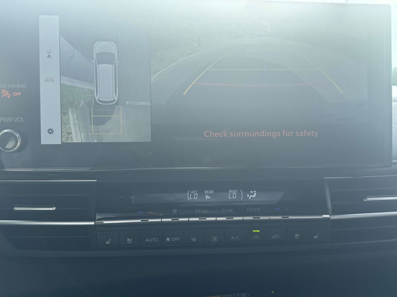 Certified 2025 Toyota Sienna Platinum FWD image 29