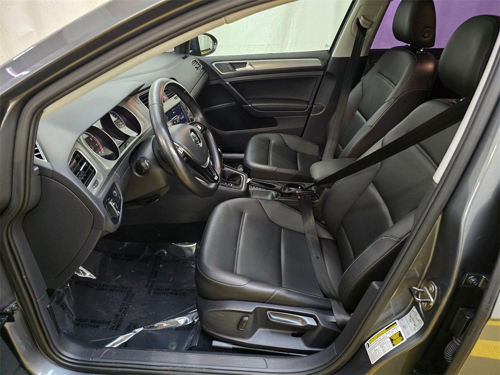 Used 2017 Volkswagen Golf Wolfsburg Edition image 20
