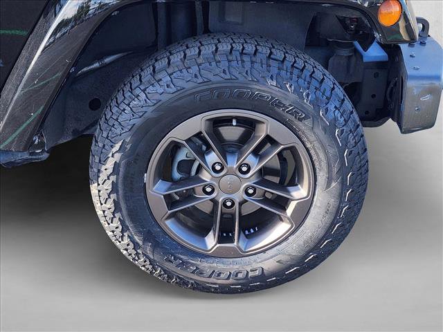 Used 2017 Jeep Wrangler Sahara AWD/4WD image 19