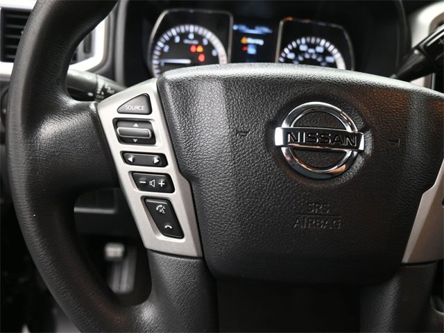 Used 2018 Nissan Titan SV image 7