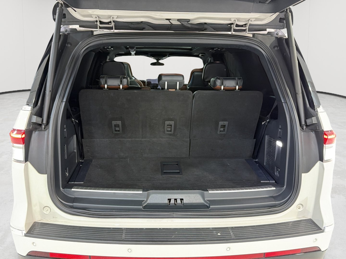 Used 2023 Lincoln Navigator Reserve AWD/4WD image 26