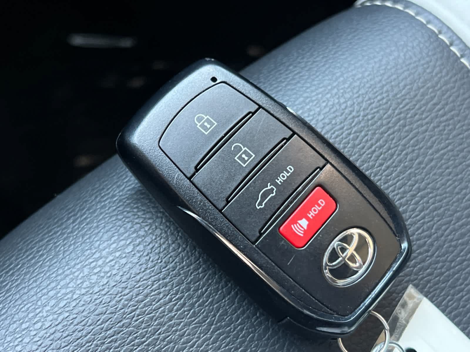 Used 2025 Toyota Camry SE FWD image 28