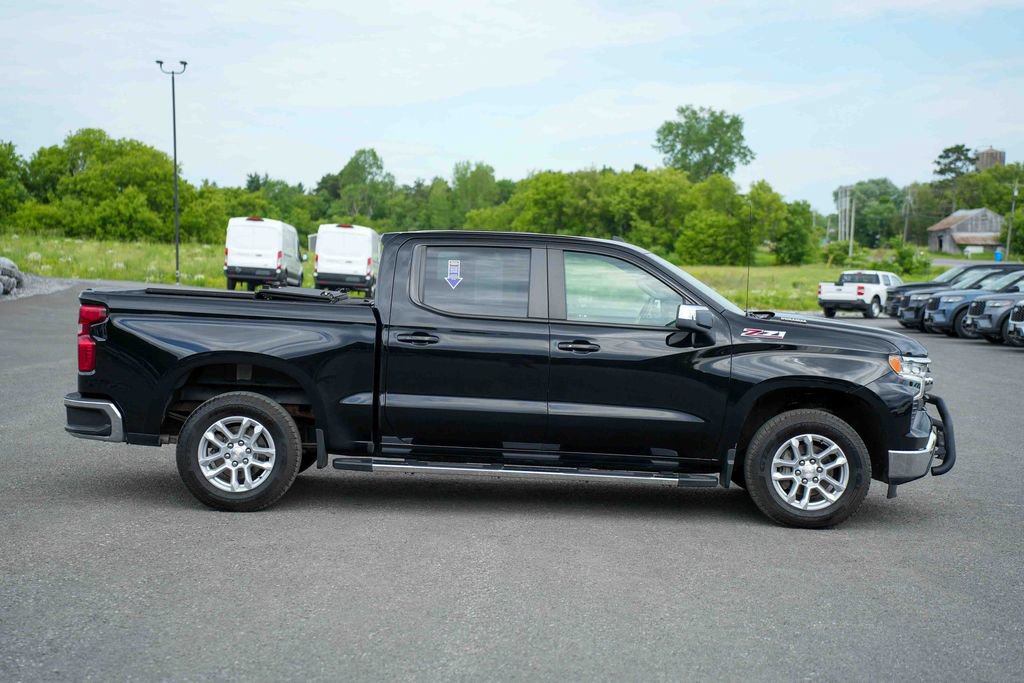 Used 2023 Chevrolet Silverado 1500 LT w/ Z71 Off-Road Package AWD/4WD image 4