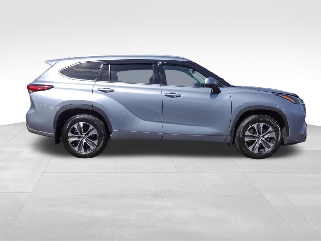 Certified 2021 Toyota Highlander XLE video 2