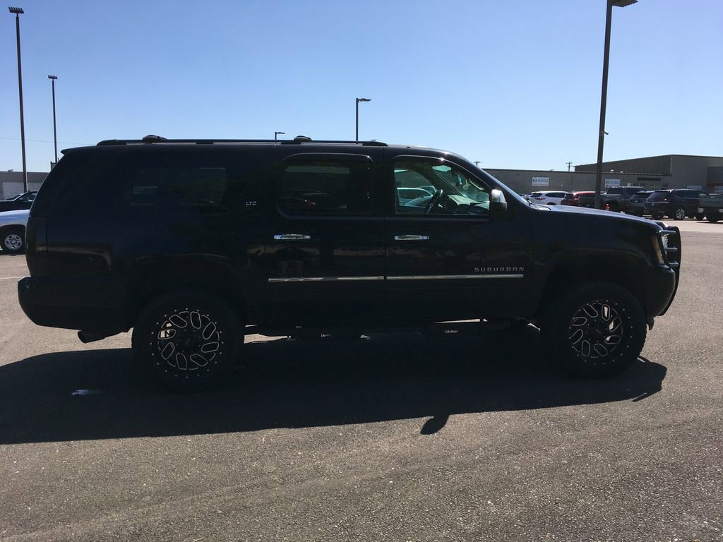 Used 2013 Chevrolet Suburban LTZ AWD/4WD image 7