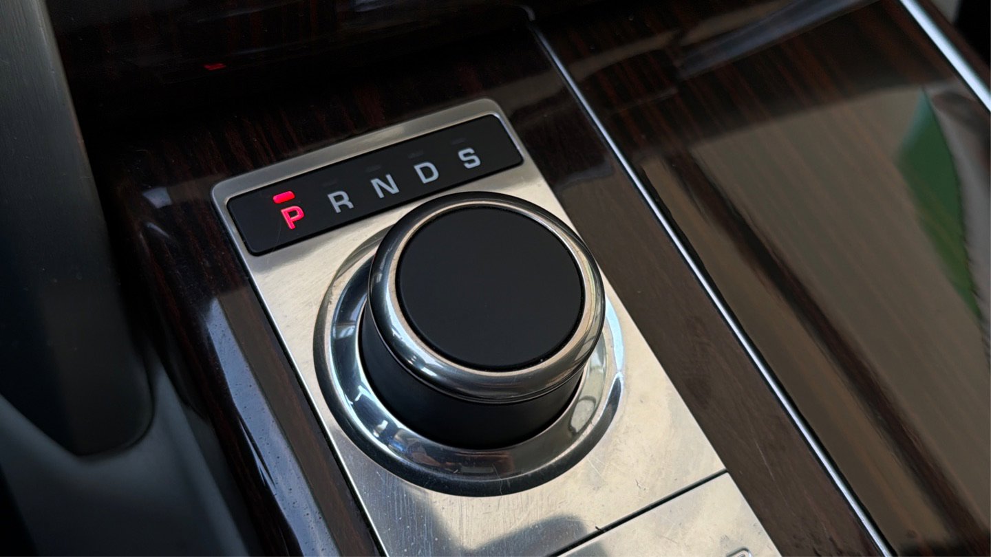 Used 2016 Land Rover Range Rover HSE image 37