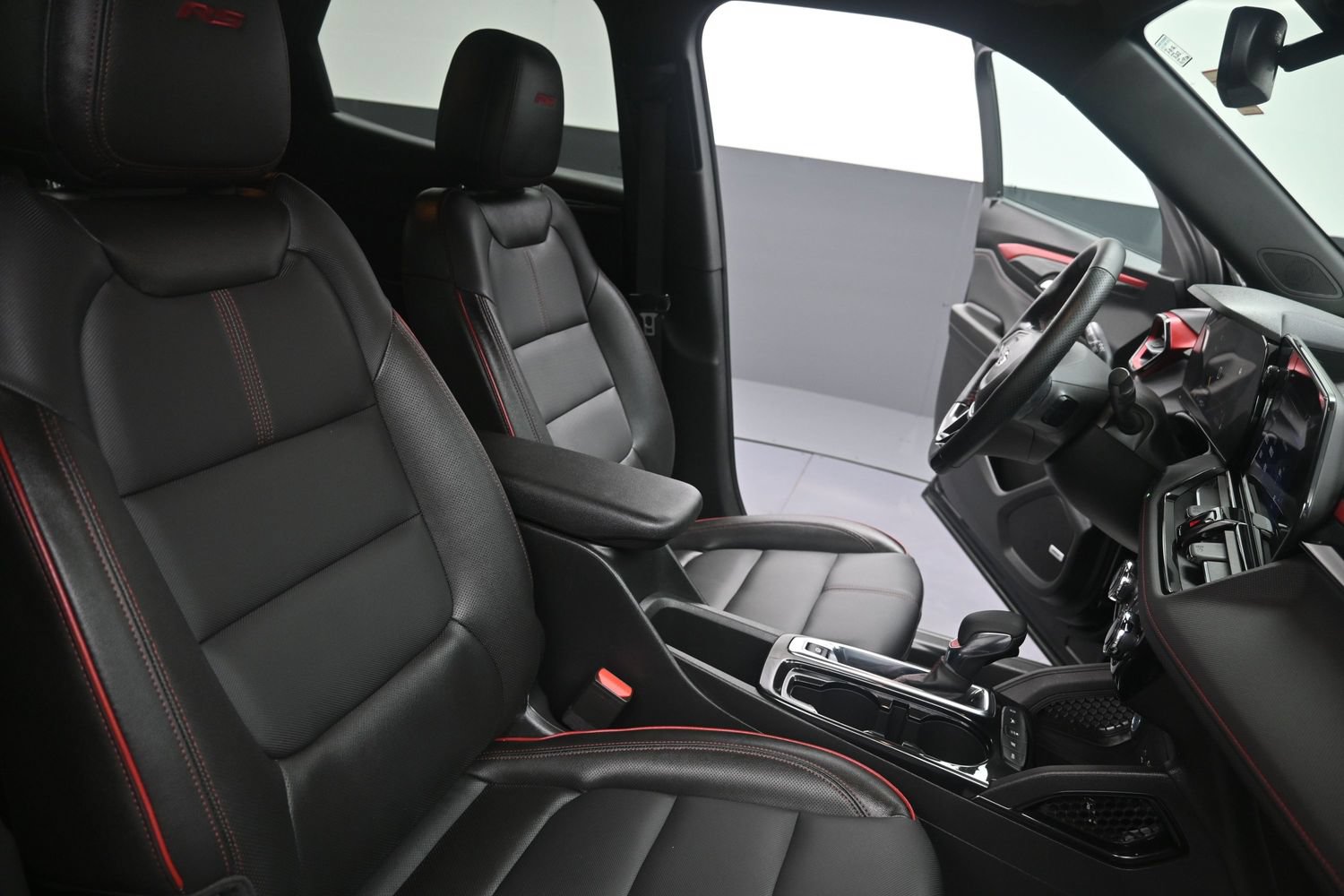 Used 2024 Chevrolet TrailBlazer RS w/ Convenience Package AWD/4WD image 45