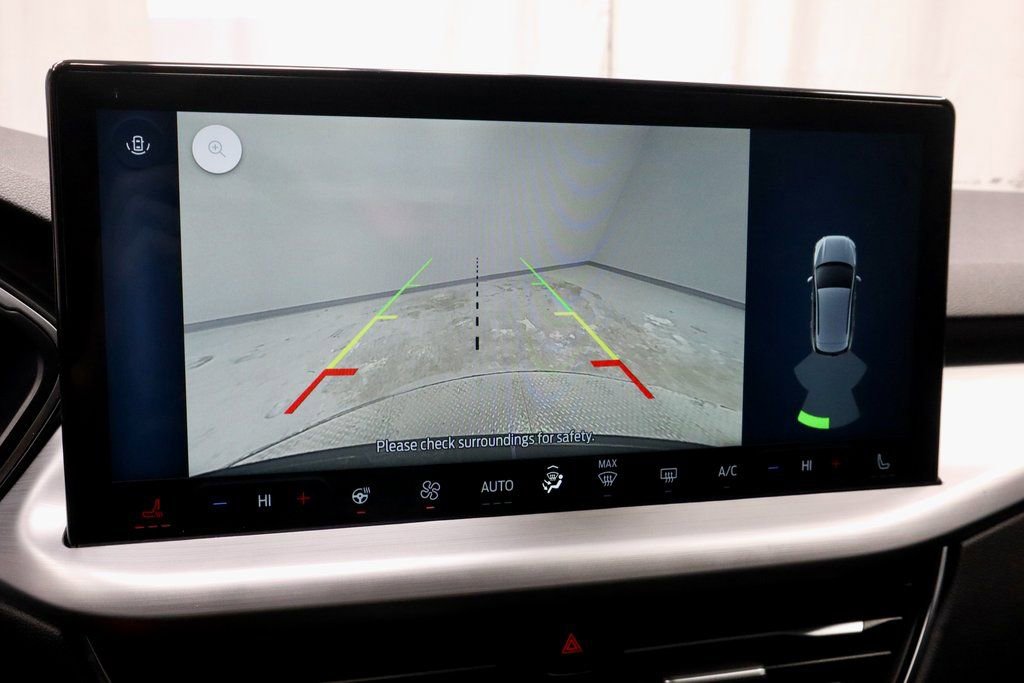 Used 2025 Ford Escape Platinum image 2