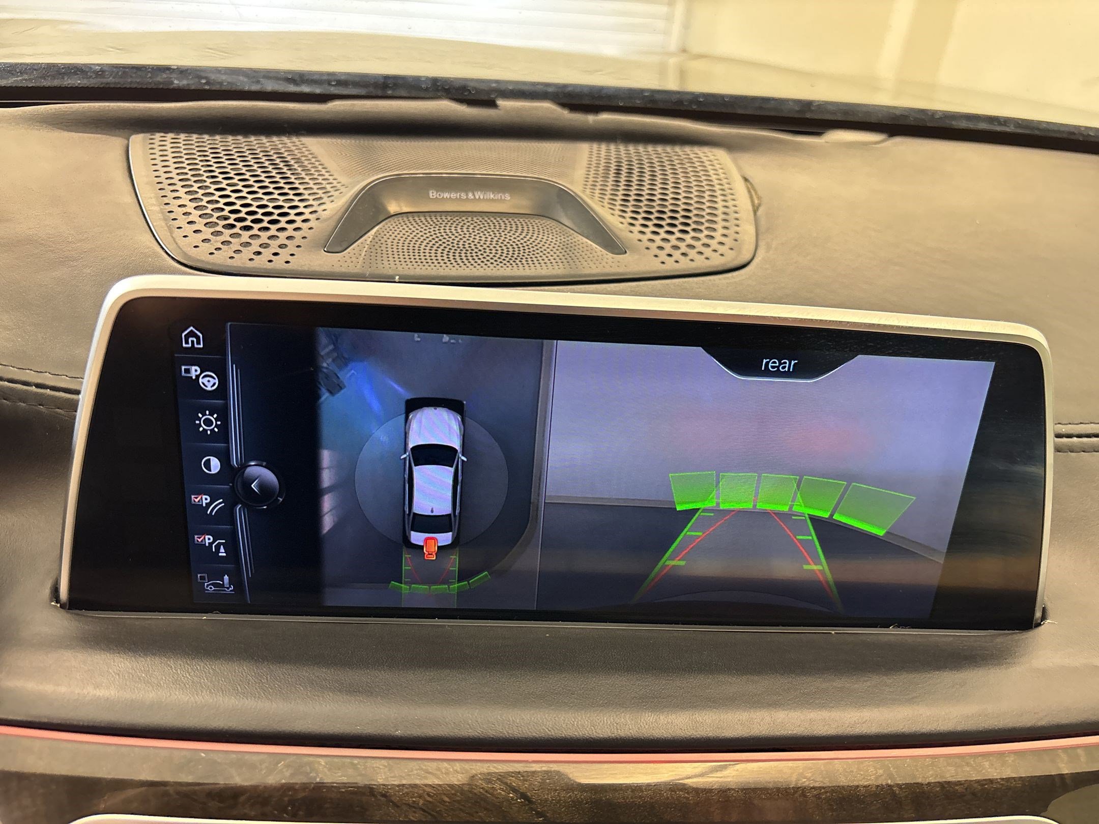 Used 2016 BMW 750i image 27