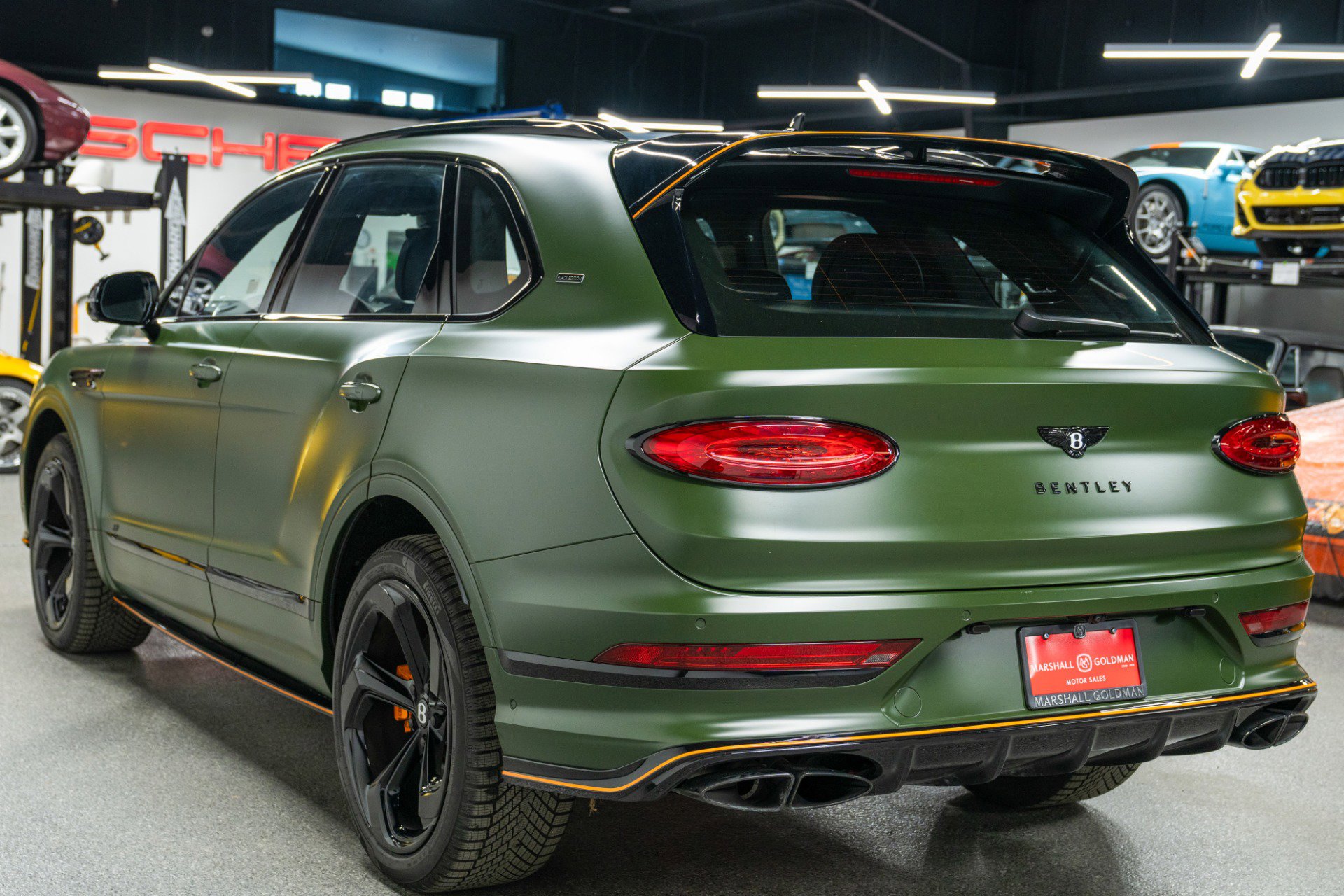 Used 2025 Bentley Bentayga image 6