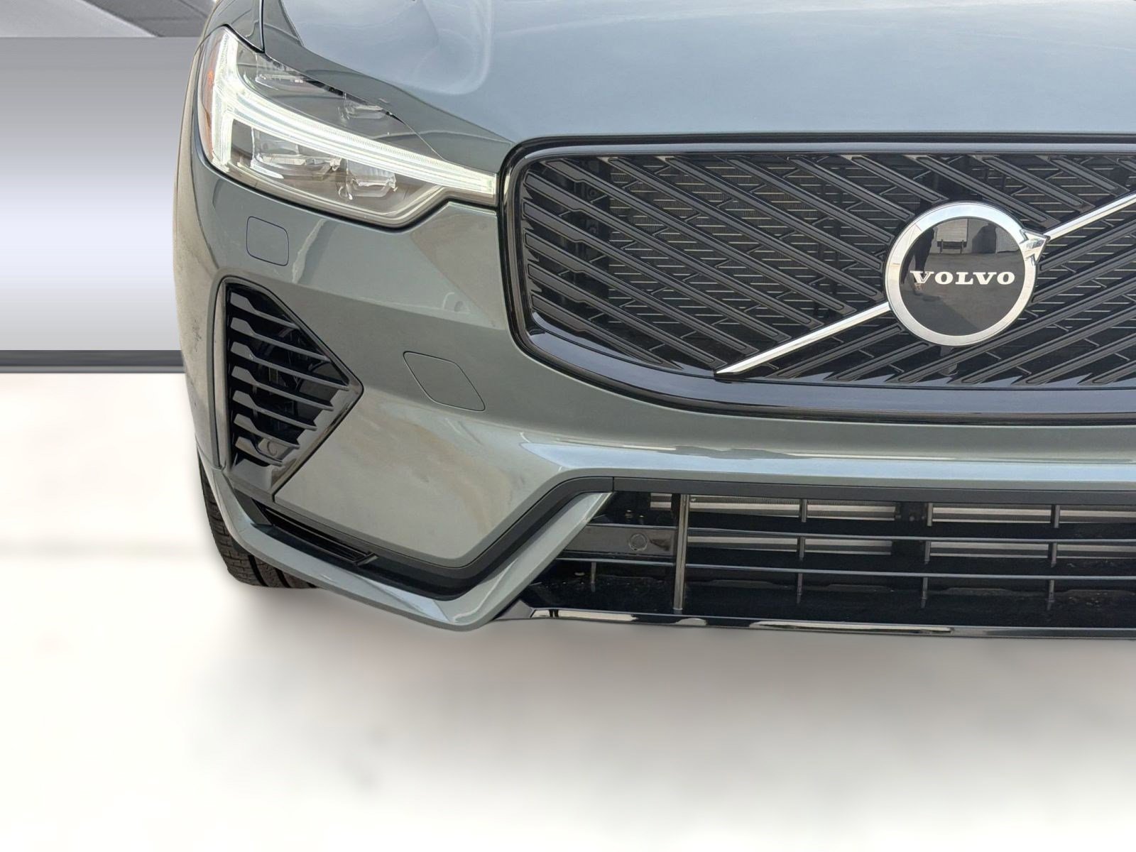 New 2026 Volvo XC60 T8 Core w/ Climate Package AWD/4WD image 28