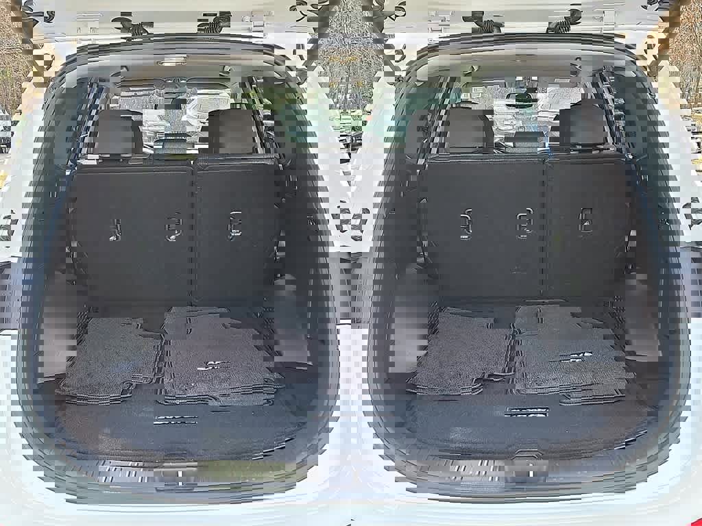 Used 2019 Hyundai Santa Fe SEL w/ Cargo Package image 29