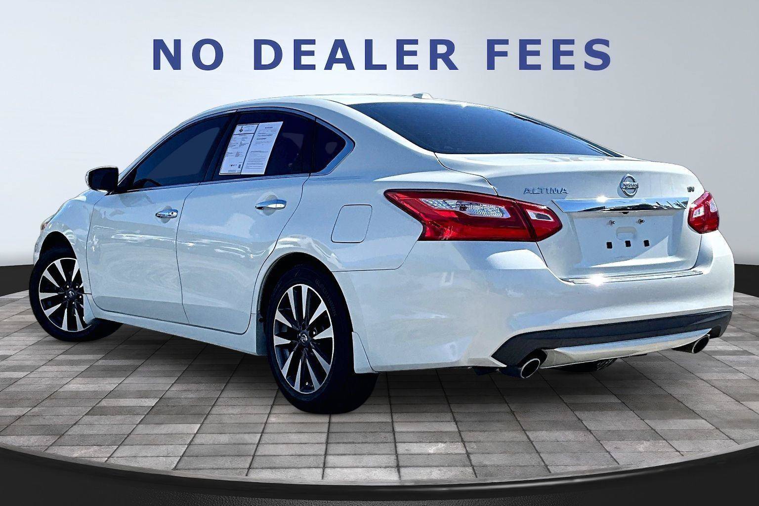 Used 2016 Nissan Altima 2.5 SV w/ Convenience Package FWD image 4