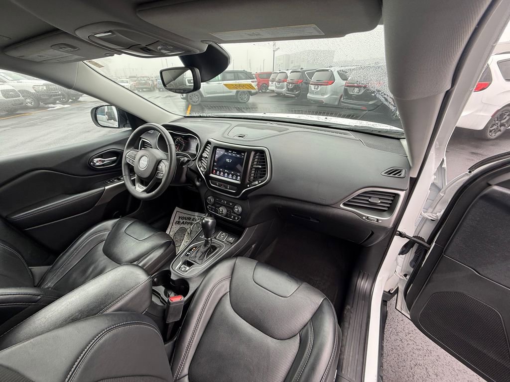 Used 2022 Jeep Cherokee Latitude Lux w/ Mopar Interior Package image 13