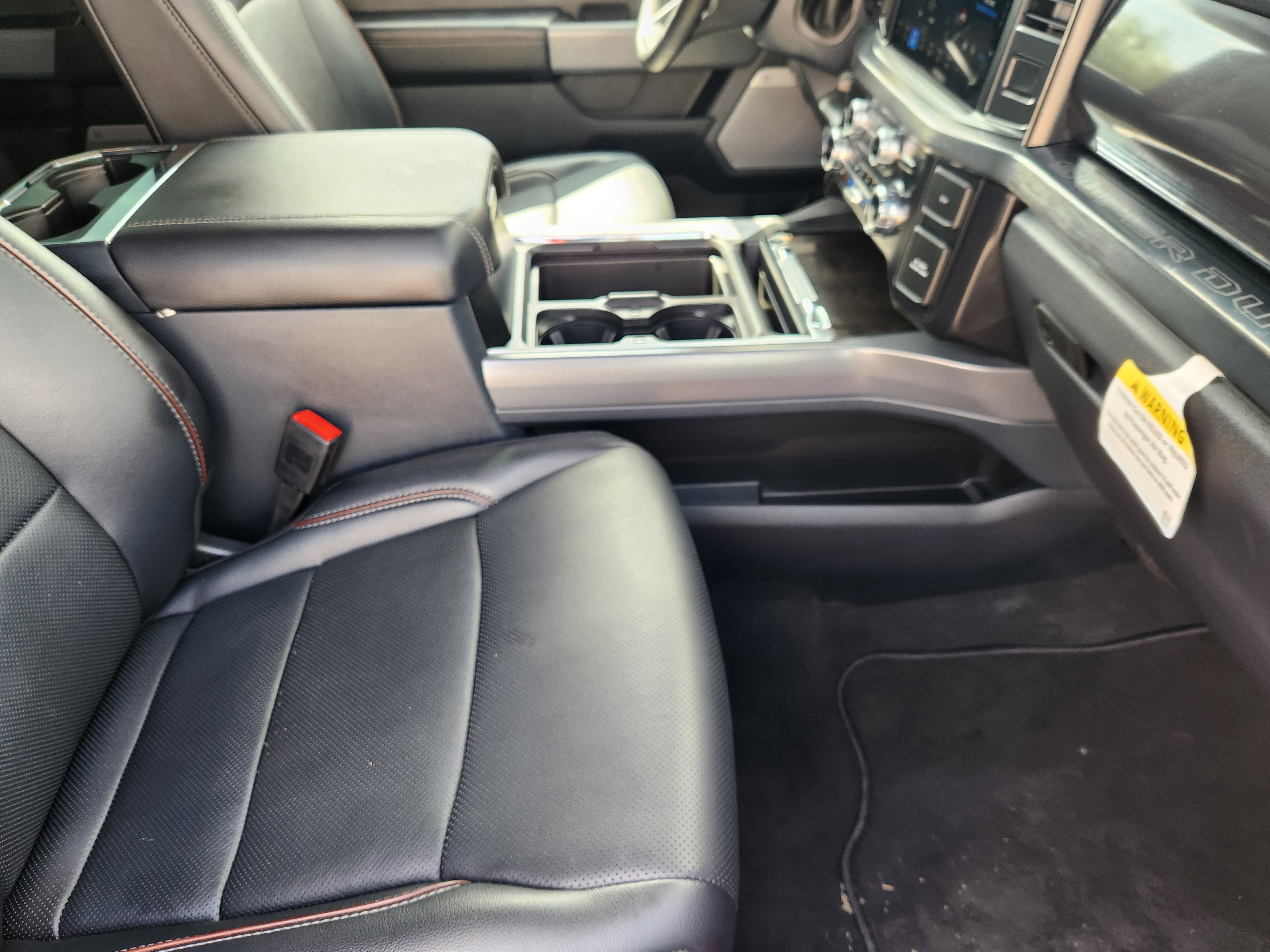 Used 2024 Ford F250 Lariat w/ Black Appearance Package image 10