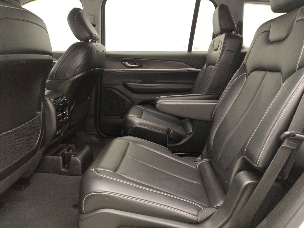 Used 2023 Jeep Grand Cherokee L Limited image 18