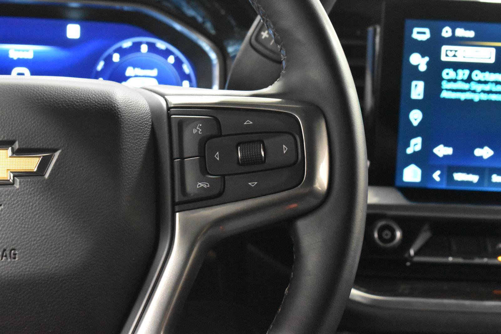 Used 2023 Chevrolet Silverado 1500 LT AWD/4WD image 12