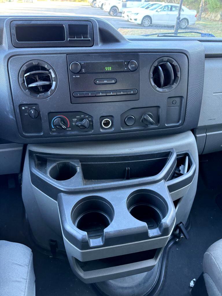 Used 2010 Ford E-350 and Econoline 350 Super Duty image 22