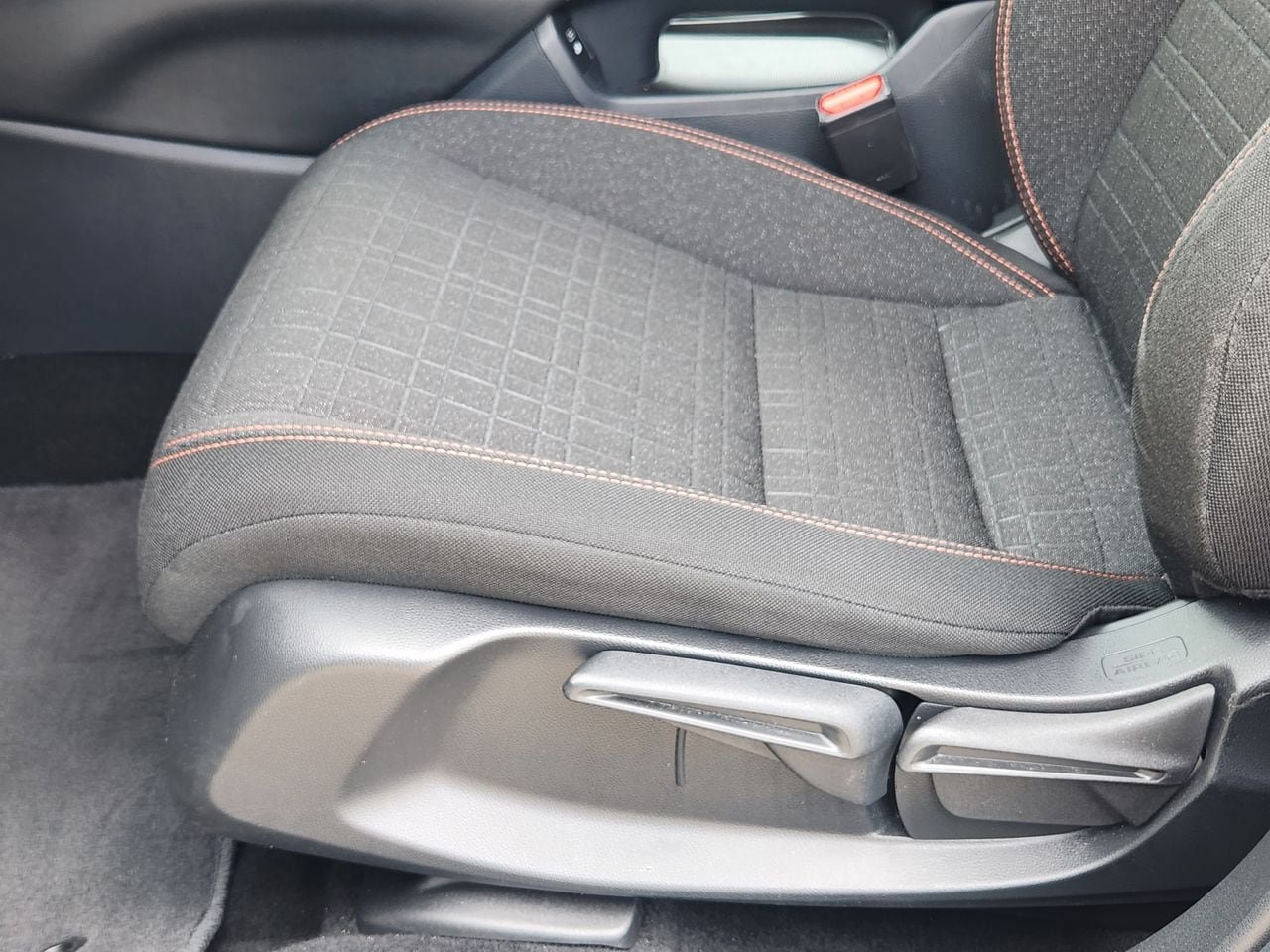 Used 2025 Honda HR-V Sport image 24