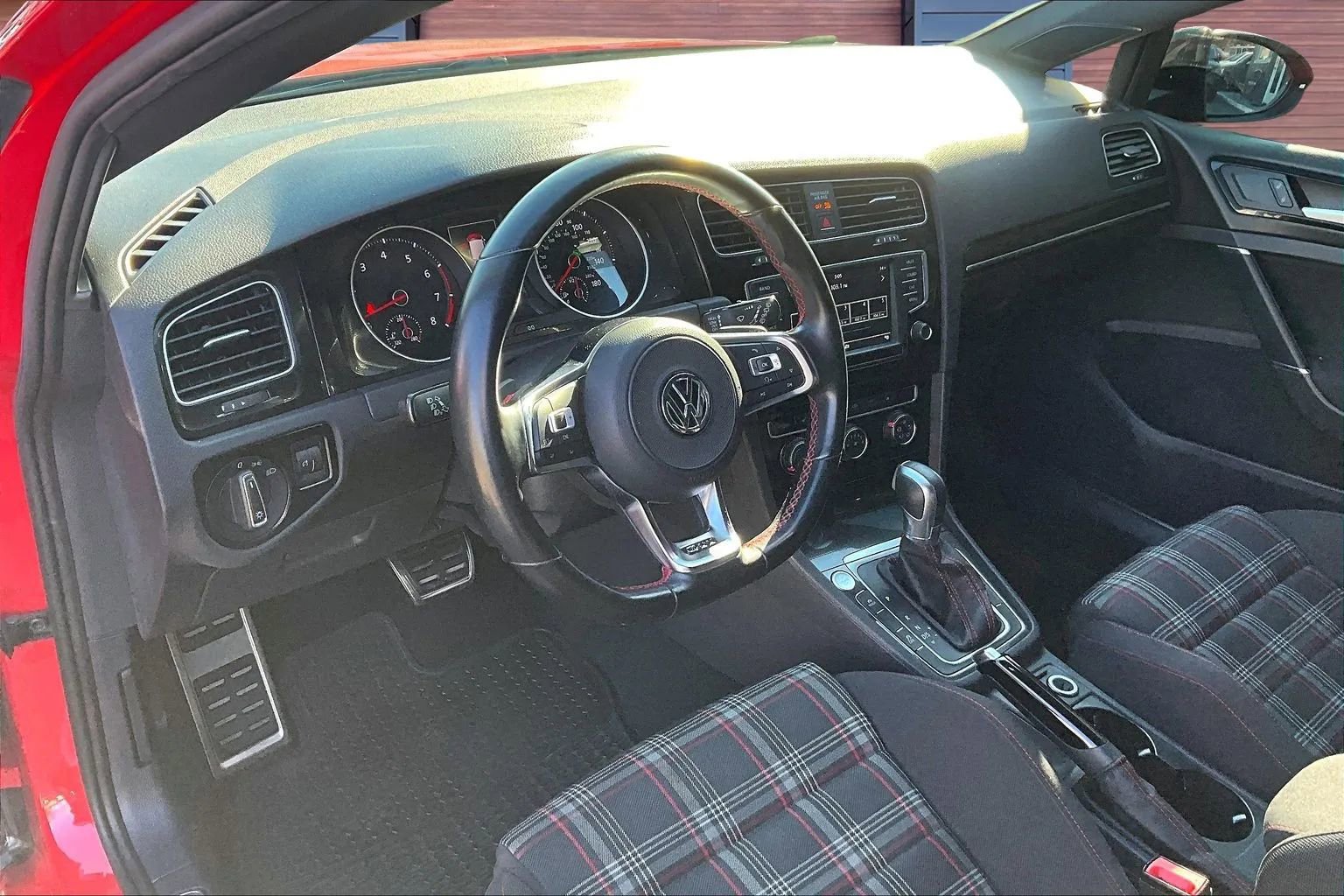 Used 2017 Volkswagen GTI Sport image 13