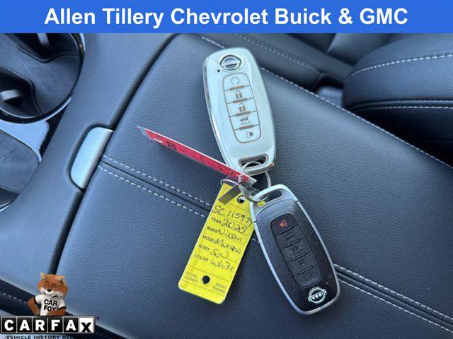 Used 2025 Nissan Murano SV image 30