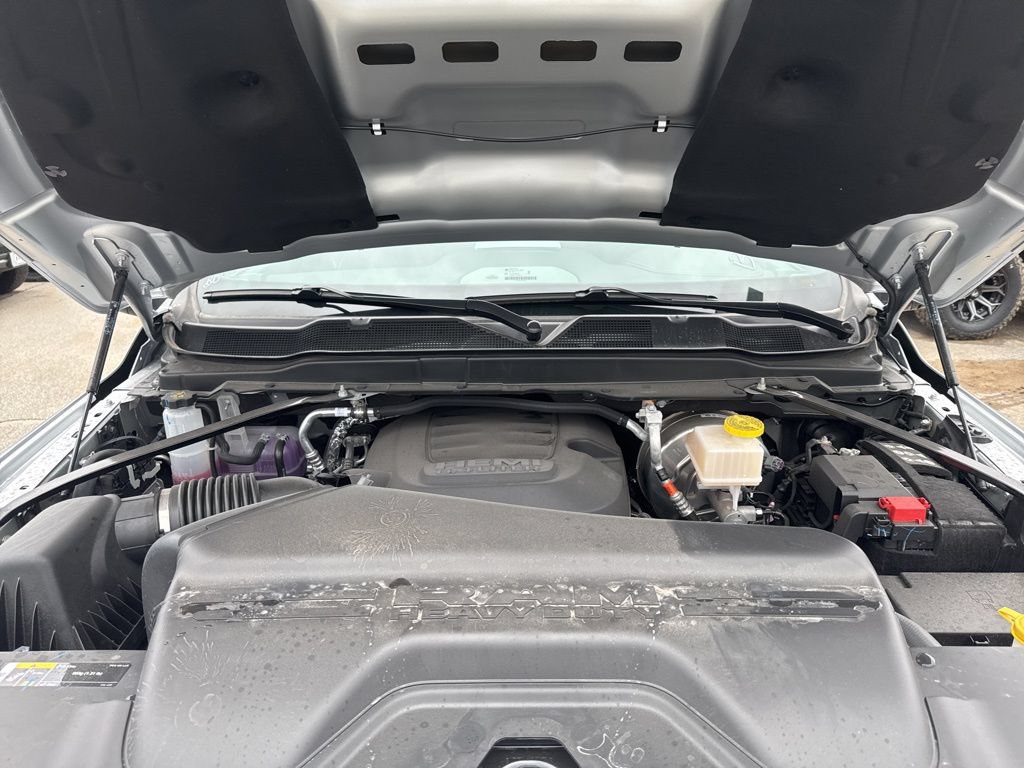 New 2026 RAM 2500 Laramie AWD/4WD image 34