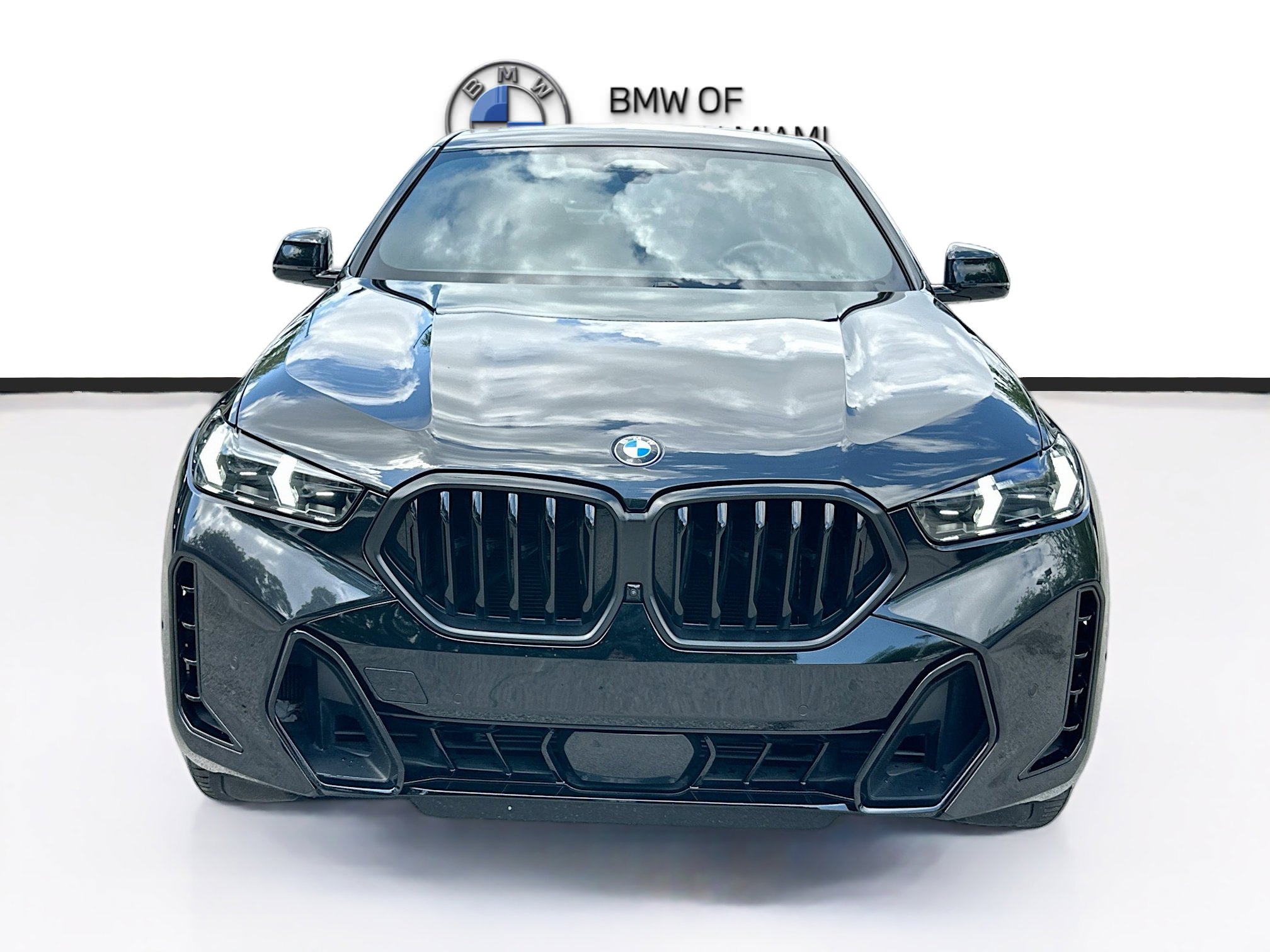 Used 2024 BMW X6 xDrive40i w/ Premium Package image 2