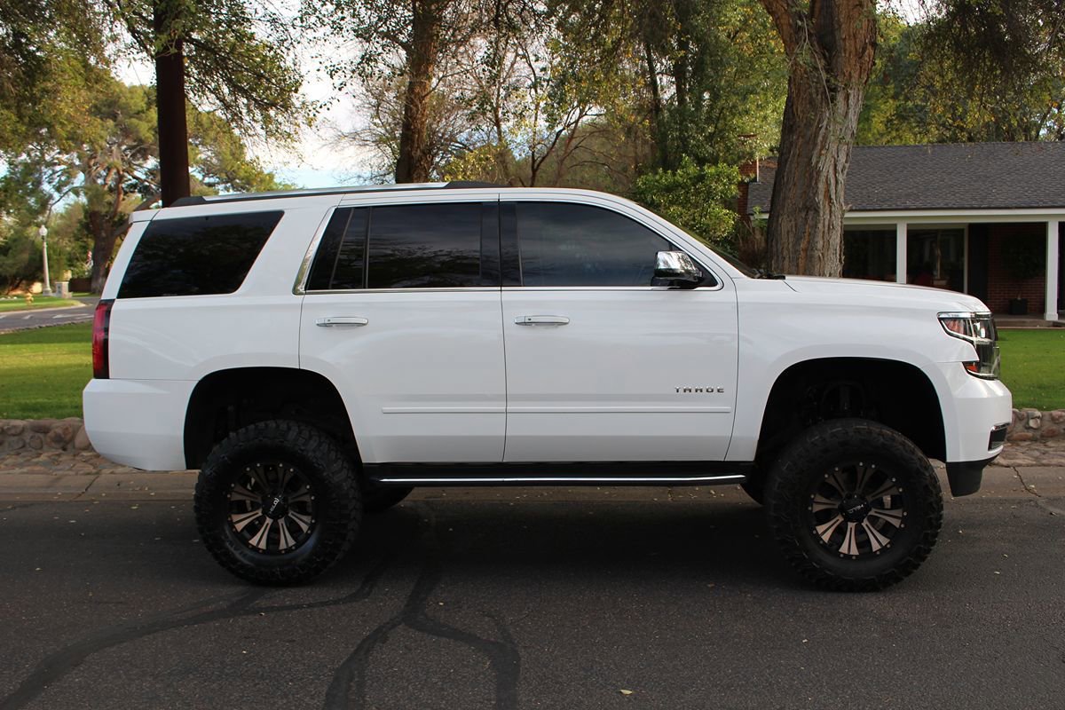 Used 2019 Chevrolet Tahoe Premier AWD/4WD image 3