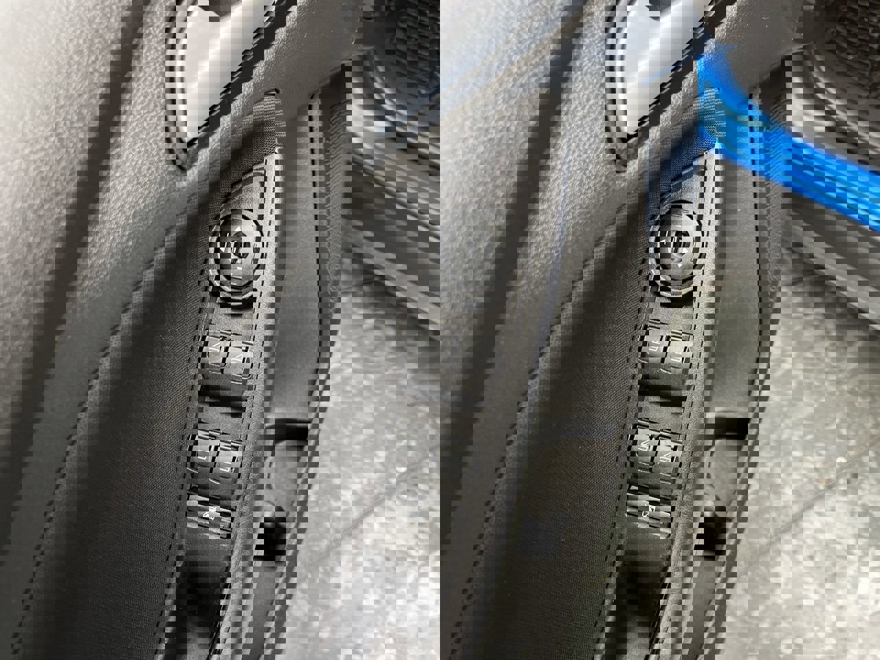 Used 2015 Ford Focus SE w/ SE Cold Weather Package image 8