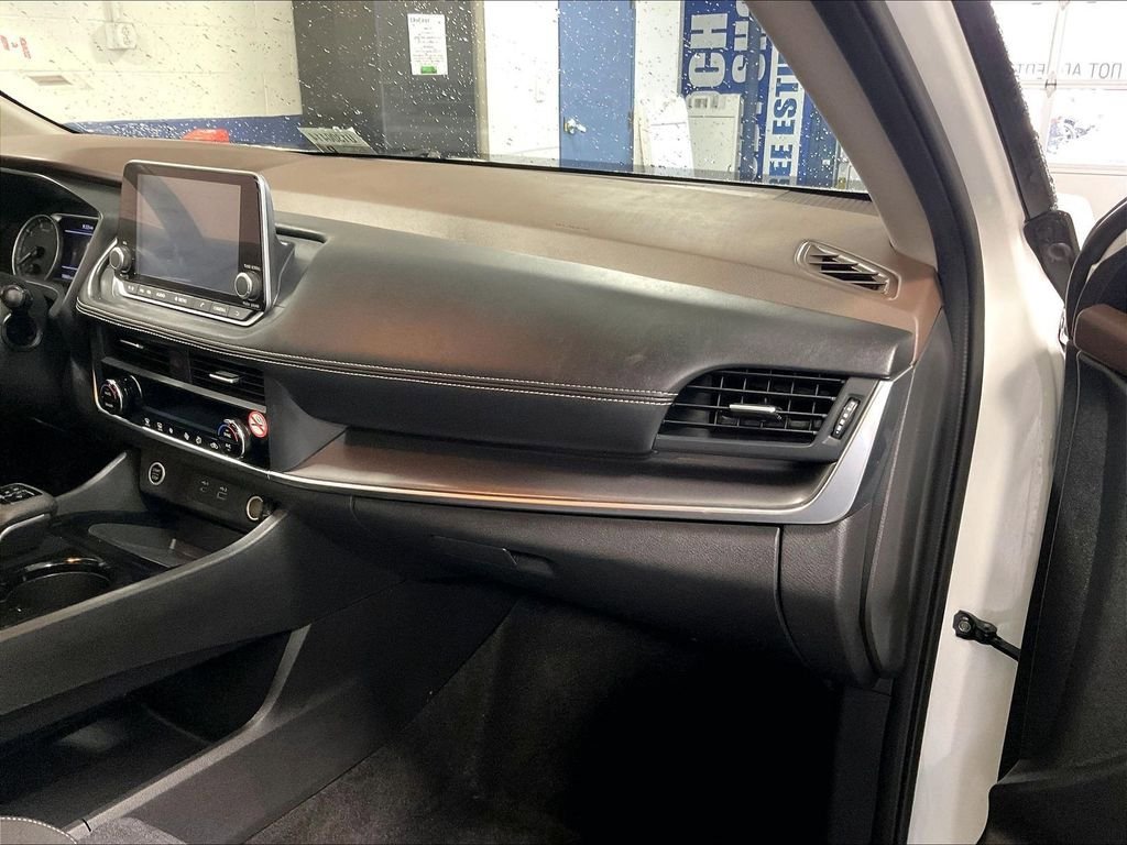 Certified 2023 Nissan Rogue SV AWD/4WD image 13