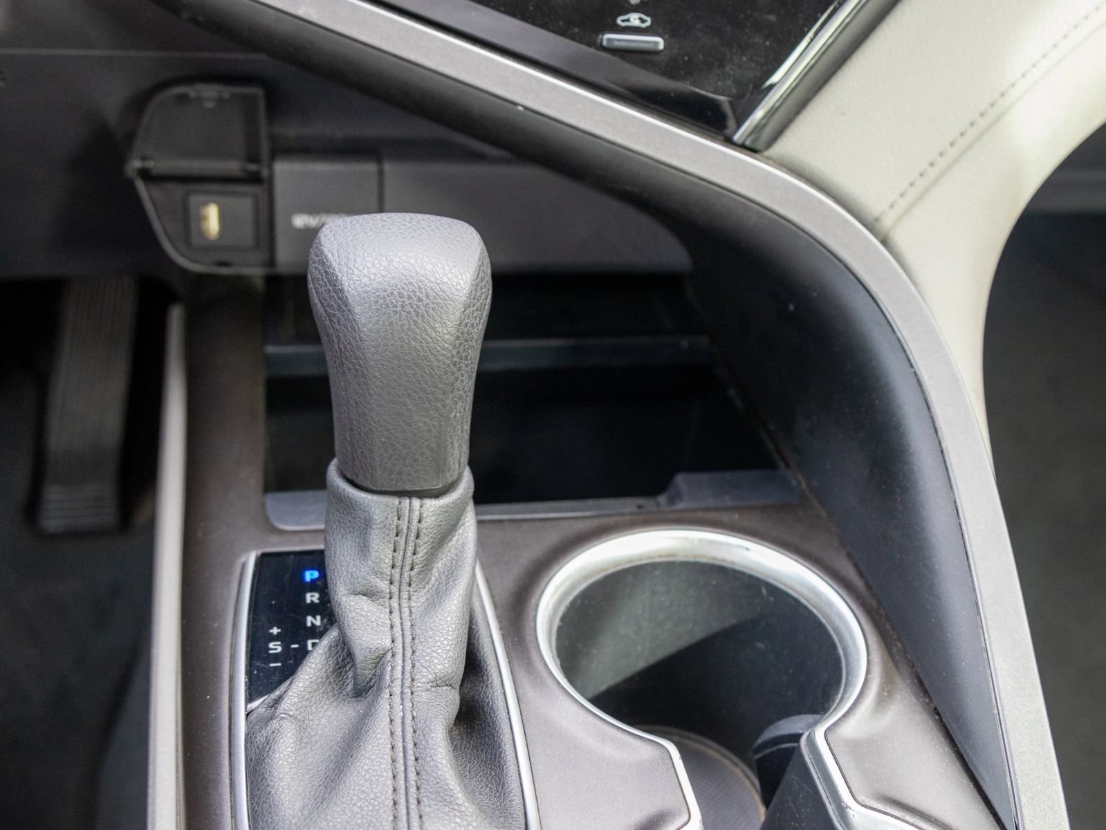 Used 2024 Toyota Camry LE w/ Convenience Package FWD image 14