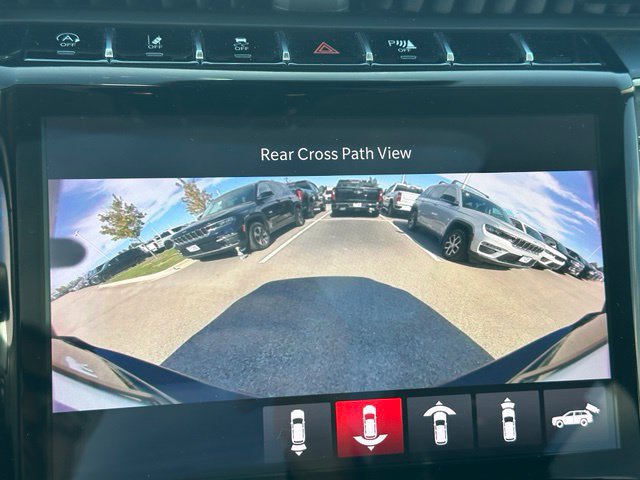 Used 2023 Jeep Grand Cherokee Limited w/ Luxury Tech Group II AWD/4WD image 32