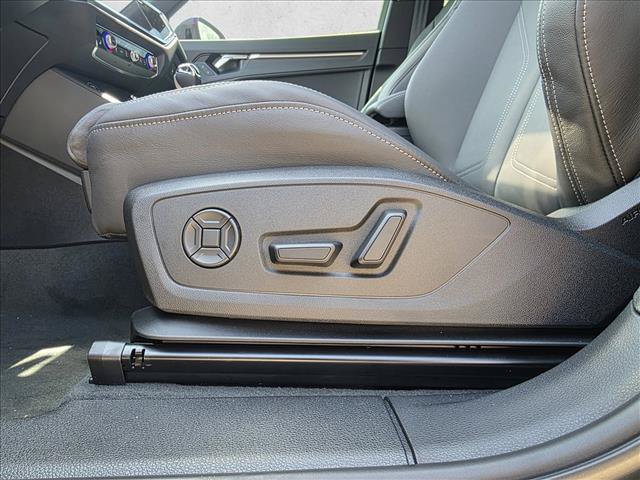 Used 2025 Audi Q3 2.0T Premium w/ Convenience Package AWD/4WD image 14