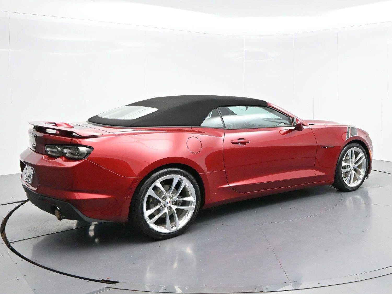 Used 2021 Chevrolet Camaro LT w/ Wild Cherry Design Package 1 RWD image 7