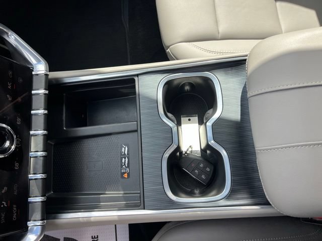 Used 2026 GMC Acadia Elevation w/ Elevation Premium Package FWD image 20