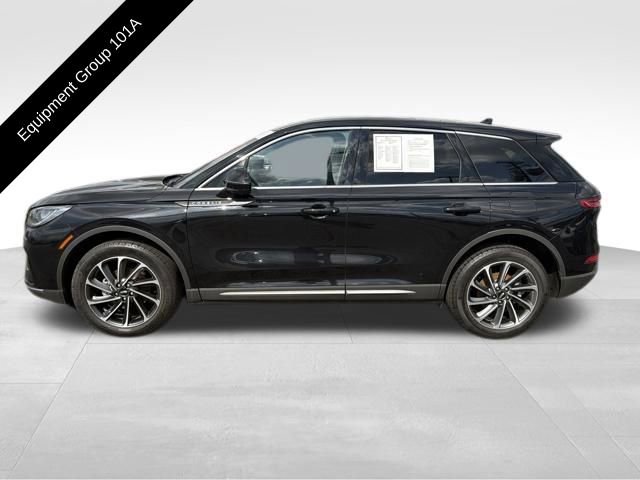 Used 2023 Lincoln Corsair Standard w/ Equipment Group 101A image 3