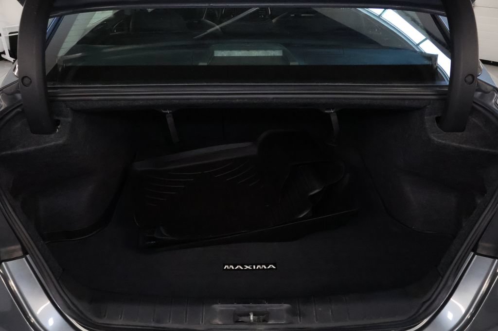 Used 2017 Nissan Maxima Platinum w/ Interior Lighting Package FWD image 17